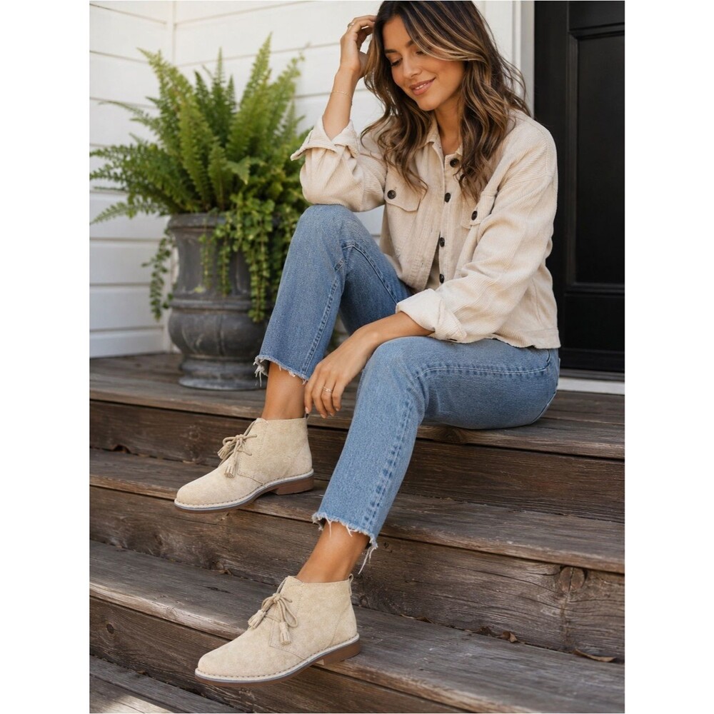 Hush Puppies Women’s Suede Chukka Ankle Boots Wide 6.5 Beige Comfort Tassel